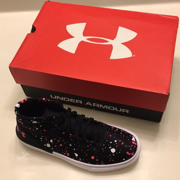 under Armour Girls Shoes - Picture 2 of 8